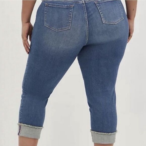 TORRID -020 Crop Boyfriend Jeans Vintage Stretch Denim Cropped Medium Wash sz 18 - Picture 4 of 12